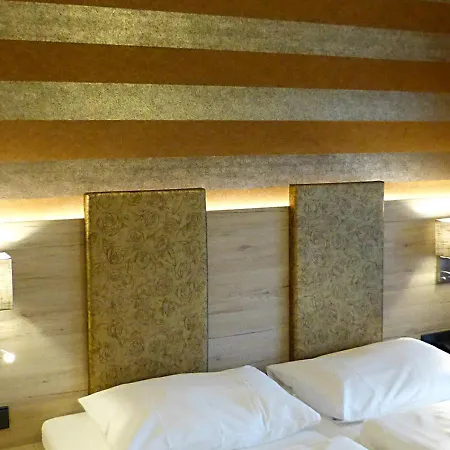 Ailwaldhof Parkhotel & فندق بيرسبرون